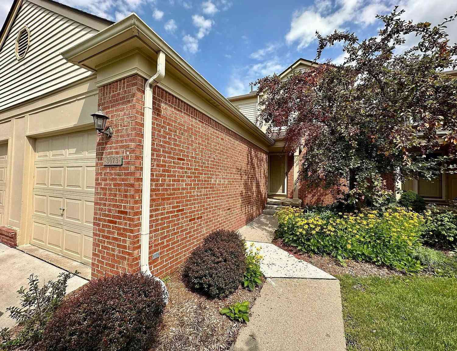 Condo For Sale - 3073 Ailsa Craig Drive<br/> Ann Arbor, MI 48108