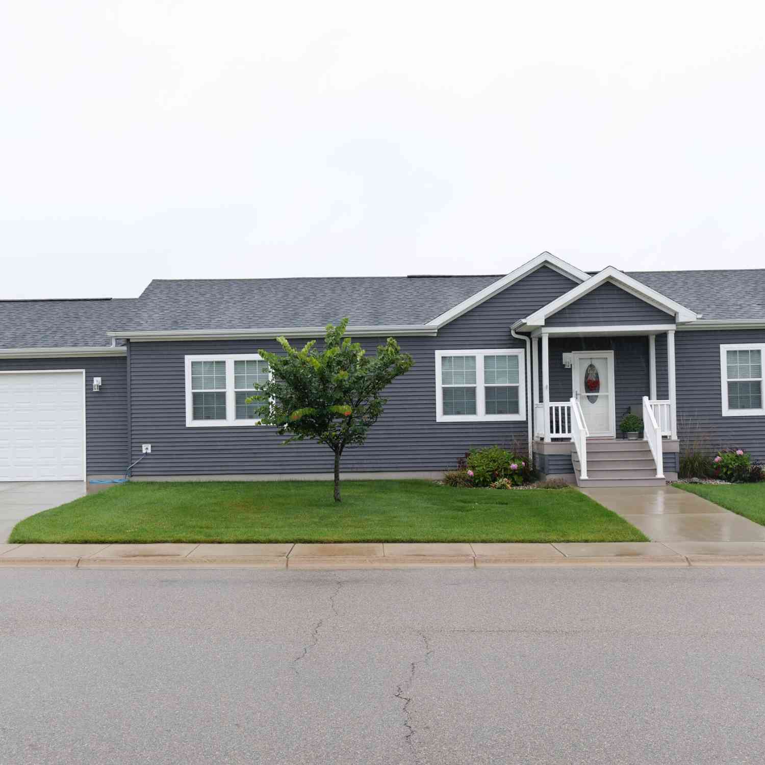 Mobile Home For Sale - 11761 Townsquare Boulevard<br/> Kent County, Rockford, MI 49341