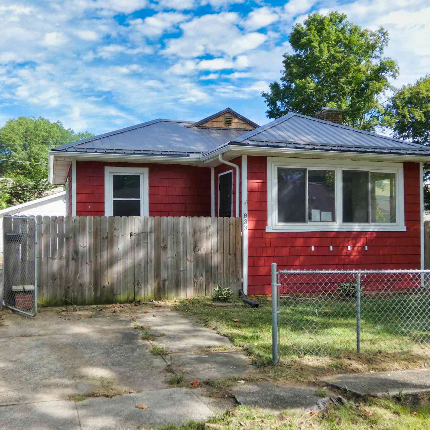 Homes For Sale - 833 Burns Street<br/> Niles, MI 49120