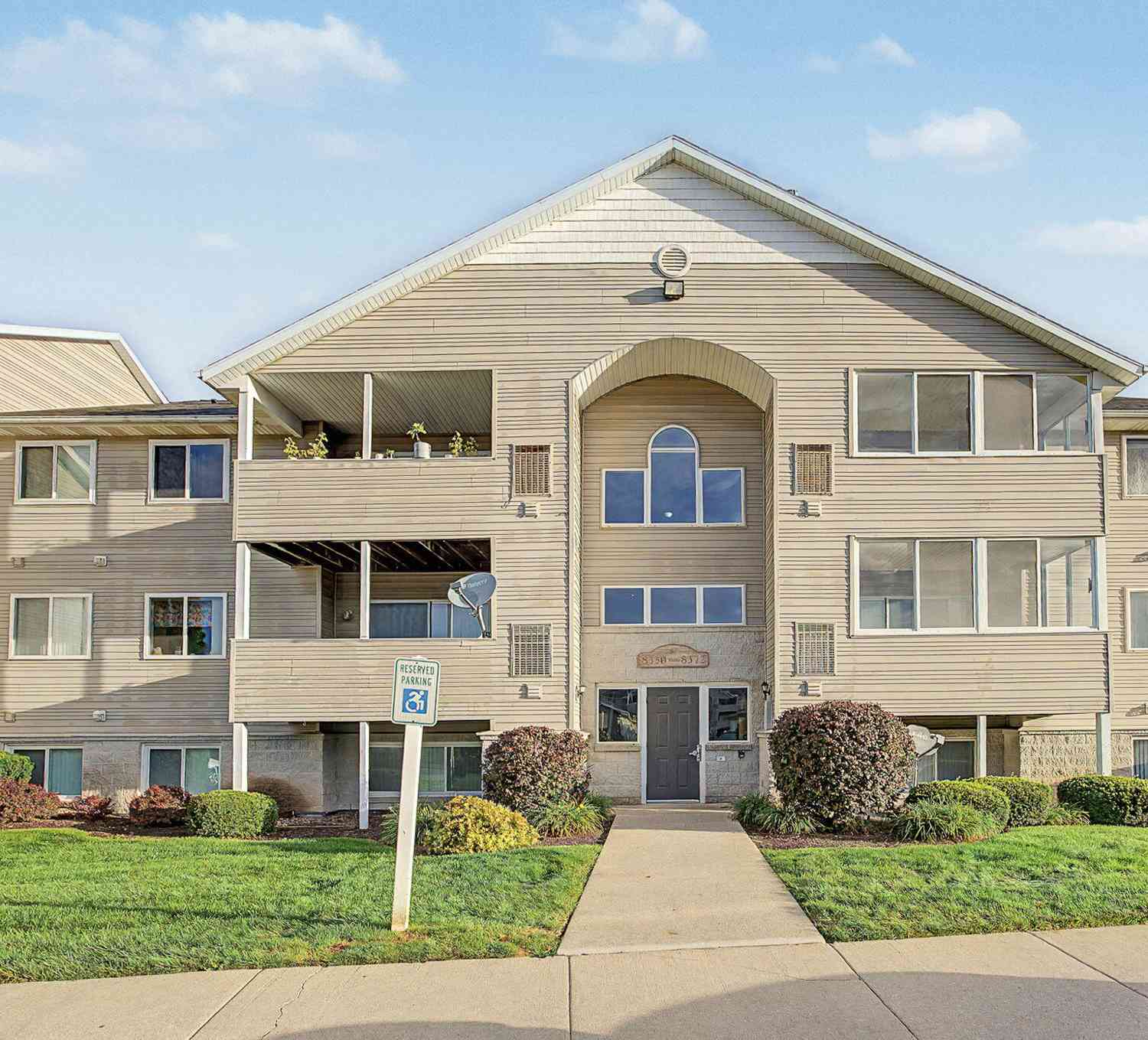 Condo For Sale - 8364 N Jasonville Court<br/> Kent County, Caledonia, MI 49316