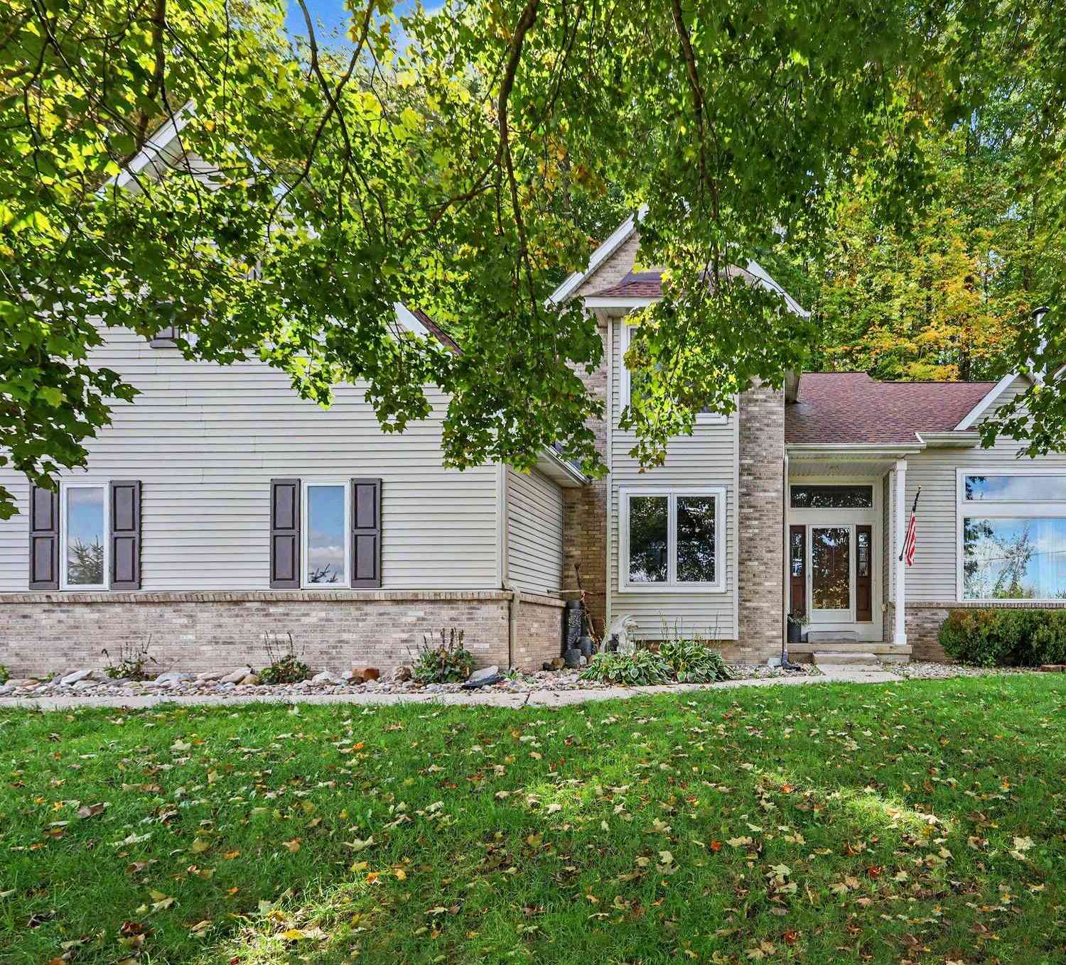 Homes For Sale - 8824 Grand River Drive<br/> Ada, MI 49301