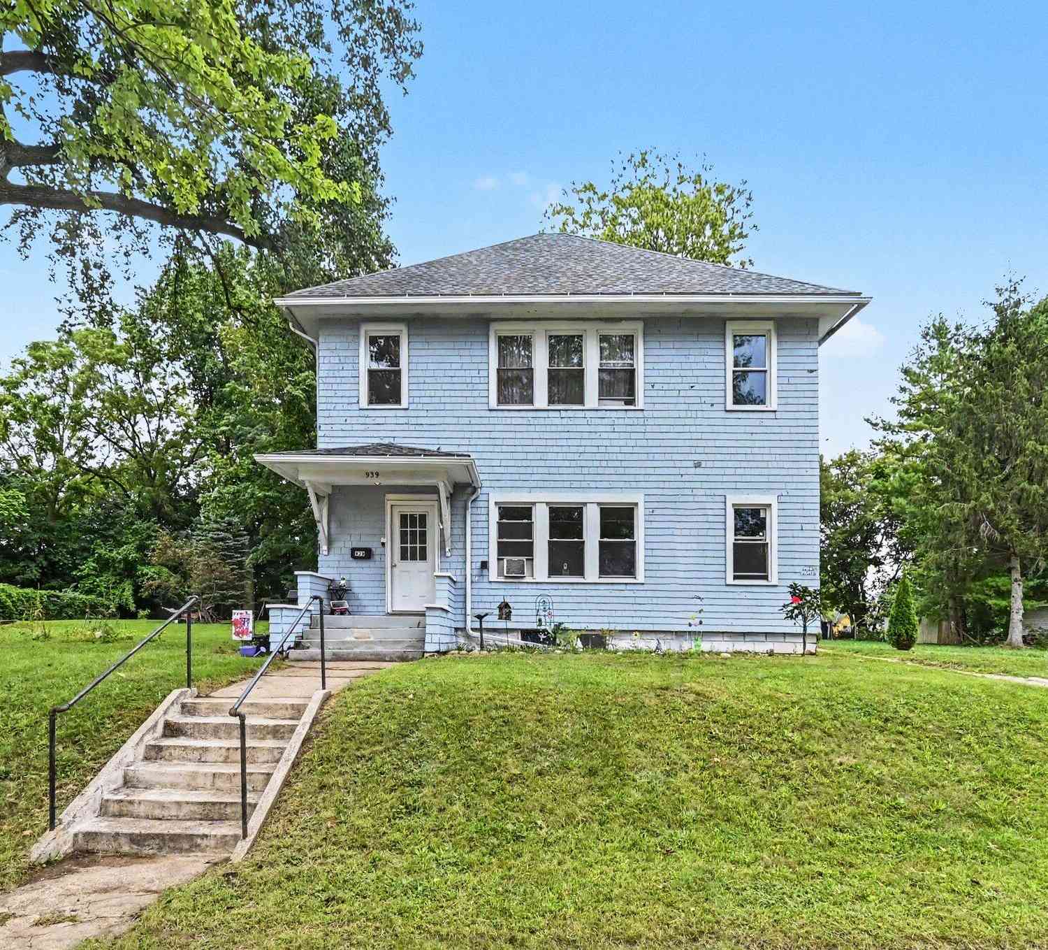 Homes For Sale - 939 Maple Avenue<br/> Jackson County, Jackson, MI 49203