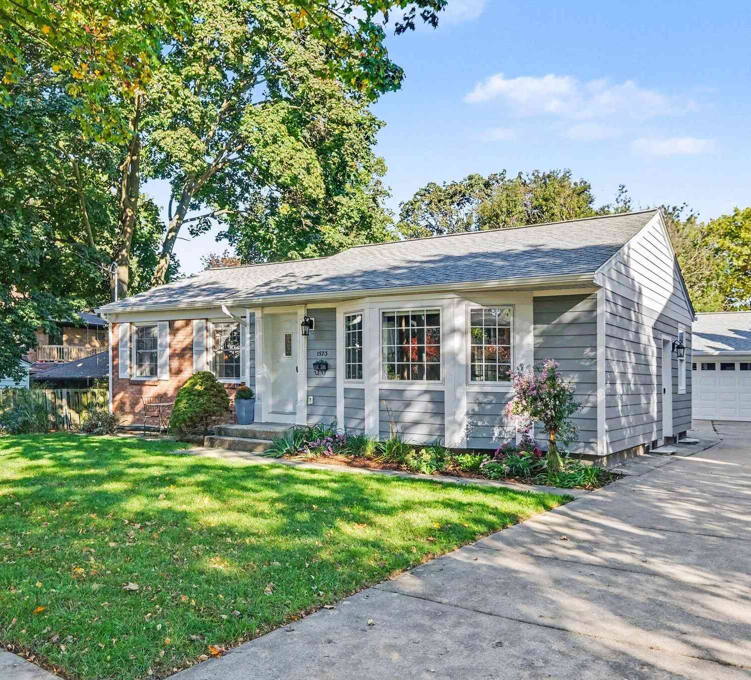 Homes For Sale - 1573 E Terrace Street<br/> Grand Rapids, MI 49503