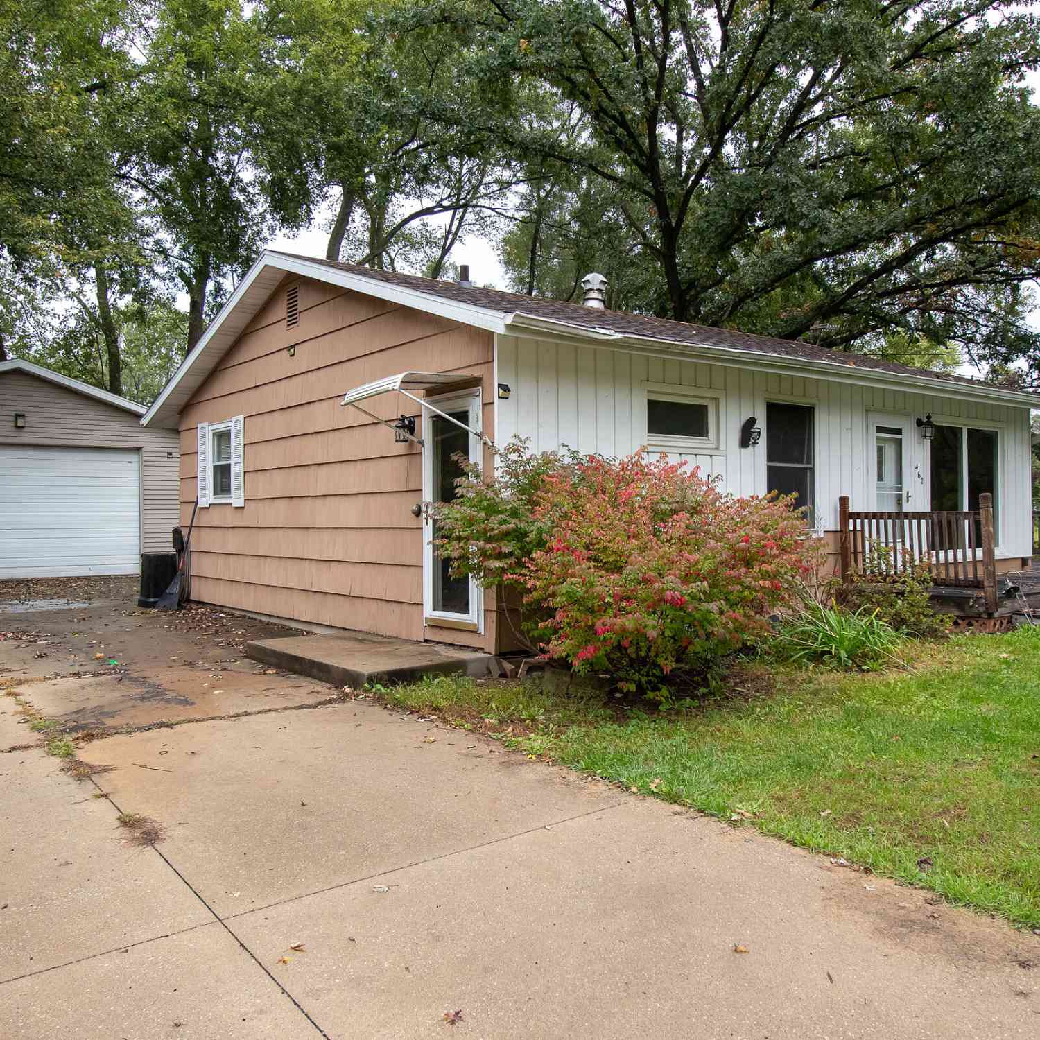 Homes For Sale - 462 Wellington Avenue<br/> Battle Creek, MI 49037