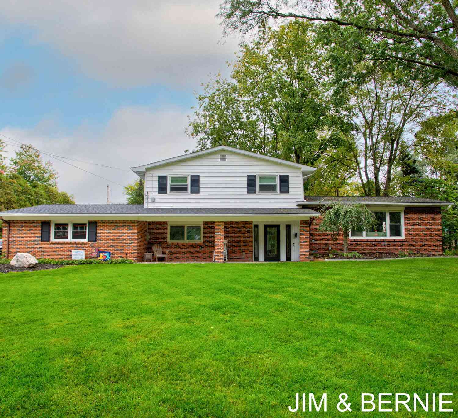 Homes For Sale - 500 Greenbrier Drive<br/> Grand Rapids, MI 49546