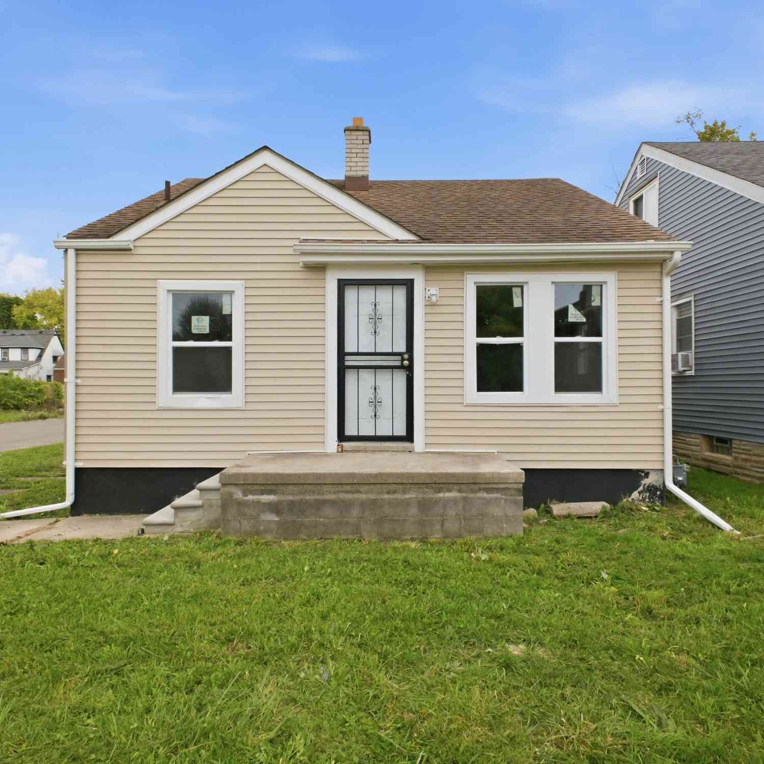 Homes For Sale - 10054 Woodmont Avenue<br/> Detroit, MI 48227