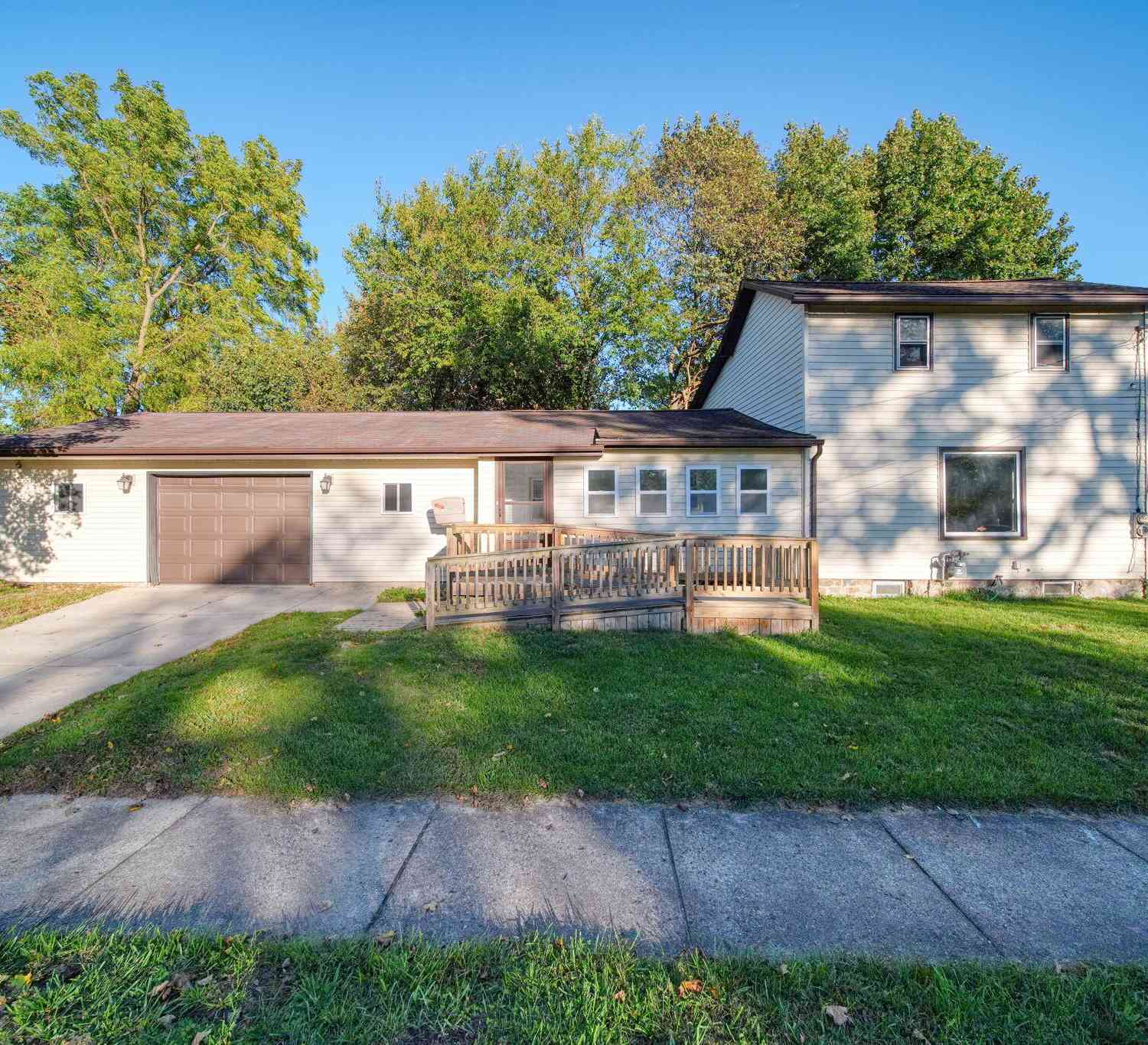 Homes For Sale - 1011 Backus Street<br/> Jackson, MI 49202