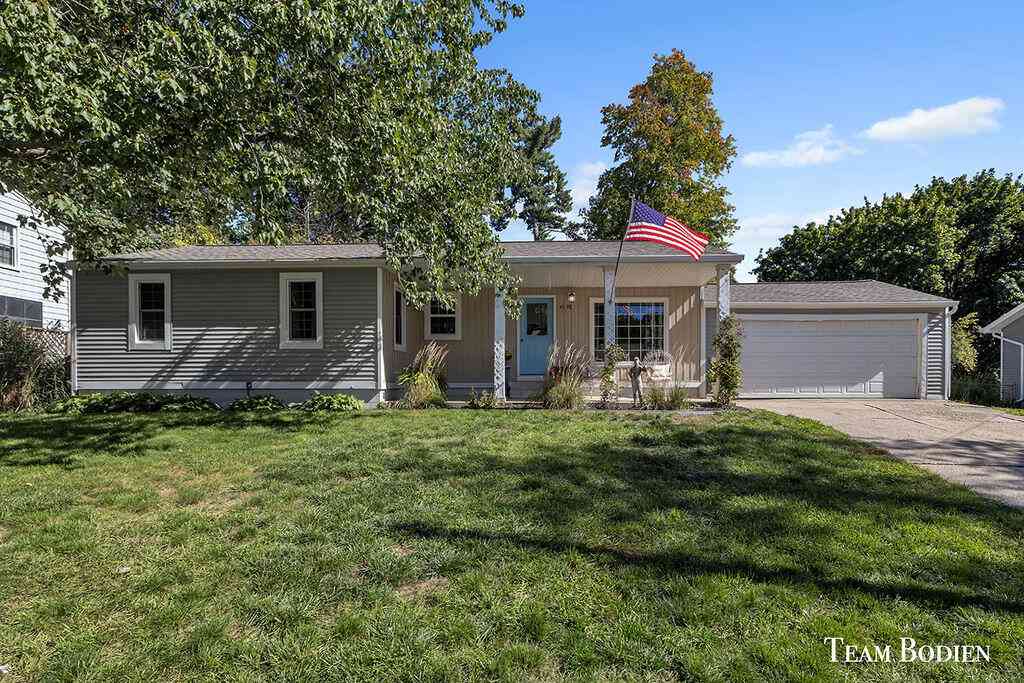 Homes For Sale - 4598 Meryton Avenue<br/> Comstock Park, MI 49321