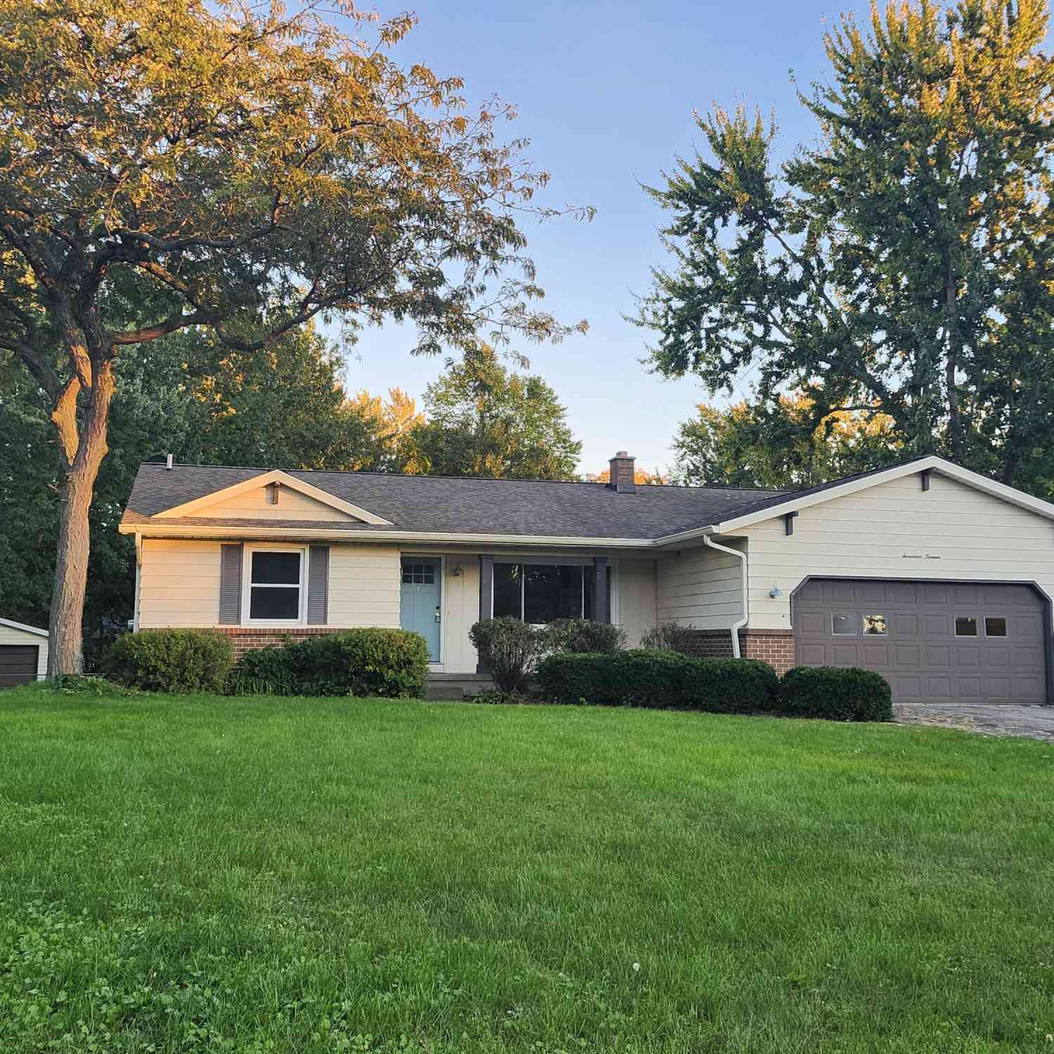 Homes For Sale - 1714 Honeybrook Drive<br/> Jenison, MI 49428
