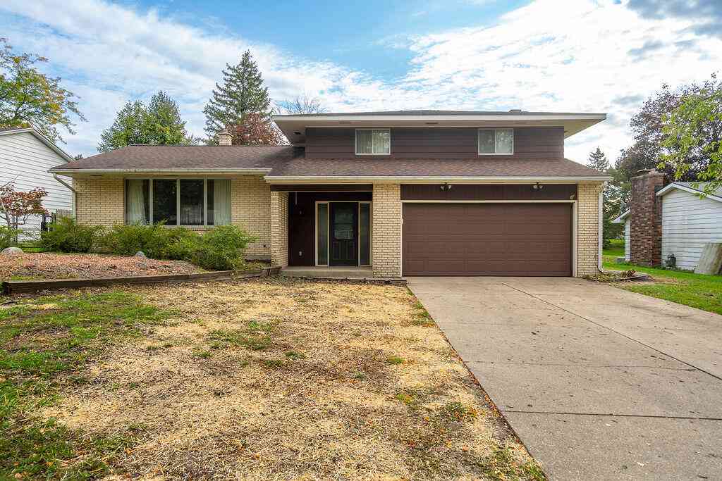 Homes For Sale - 4156 Weymouth Drive<br/> Grand Rapids, MI 49508