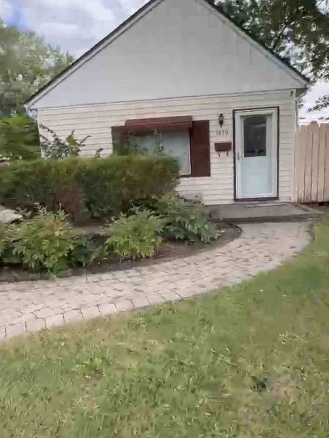 Homes For Sale - 1819 Goddard Road<br/> Lincoln Park, MI 48146