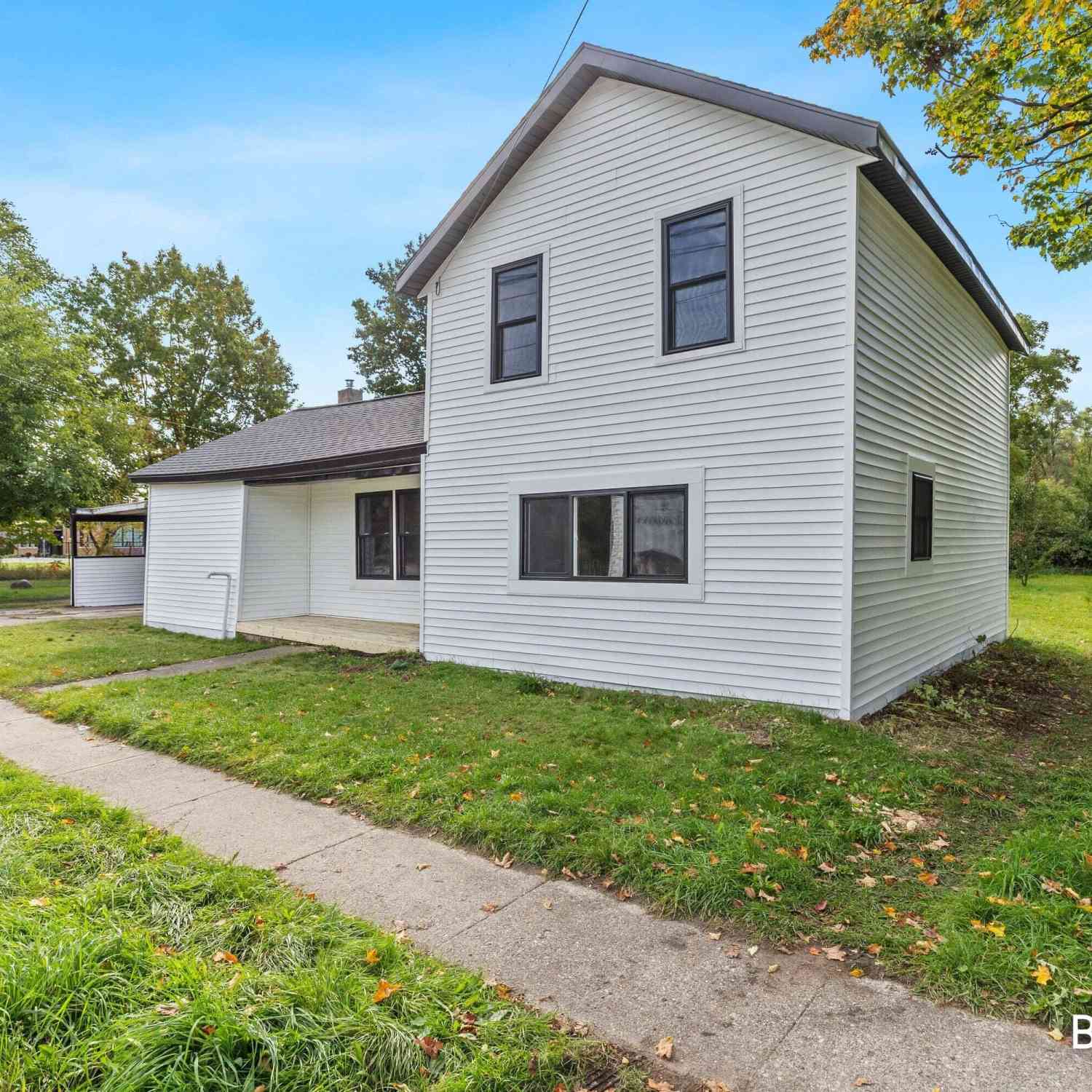 Homes For Sale - 178 W Muskegon Street<br/> Cedar Springs, MI 49319