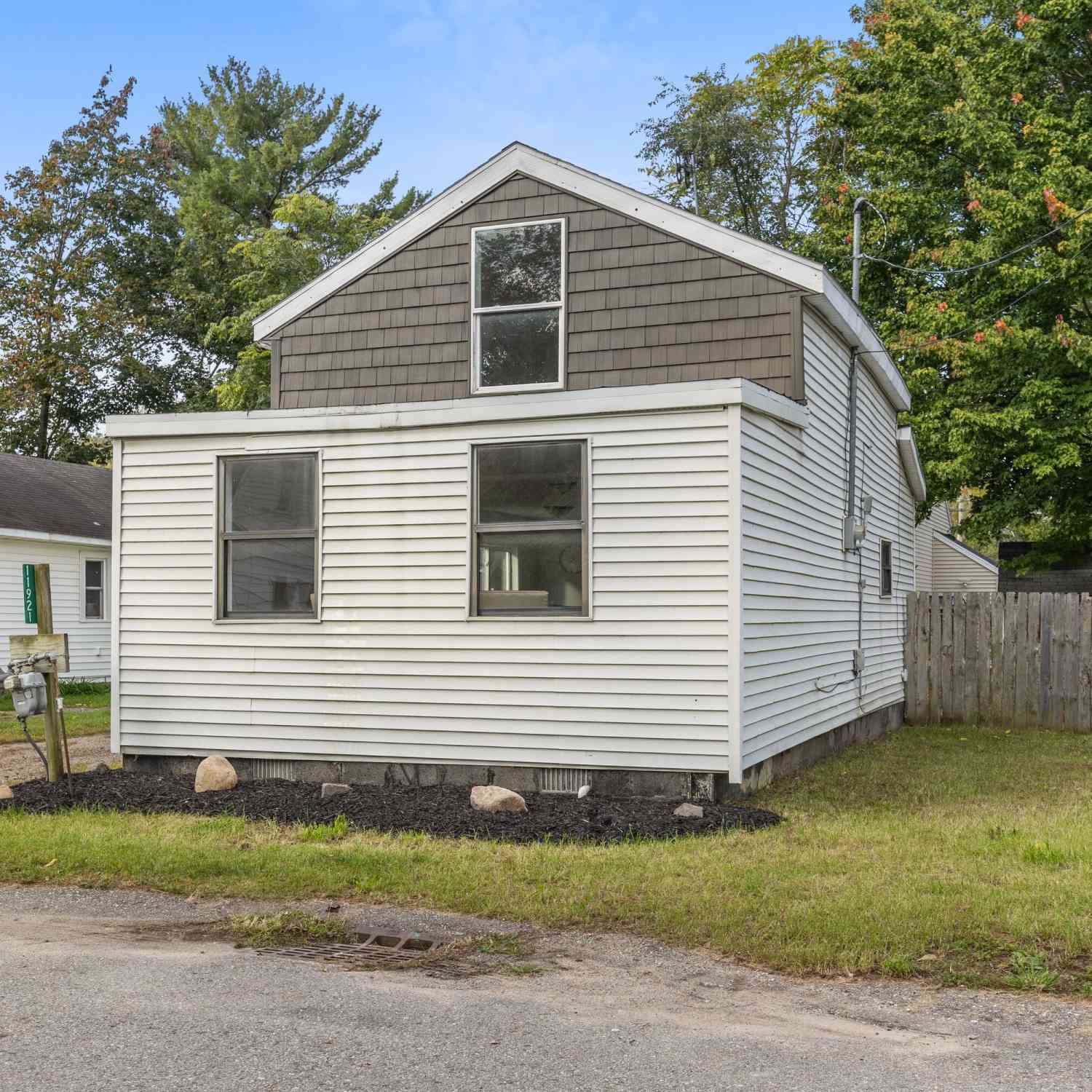 Homes For Sale - 11921 Roxbury Drive<br/> Sparta, MI 49345