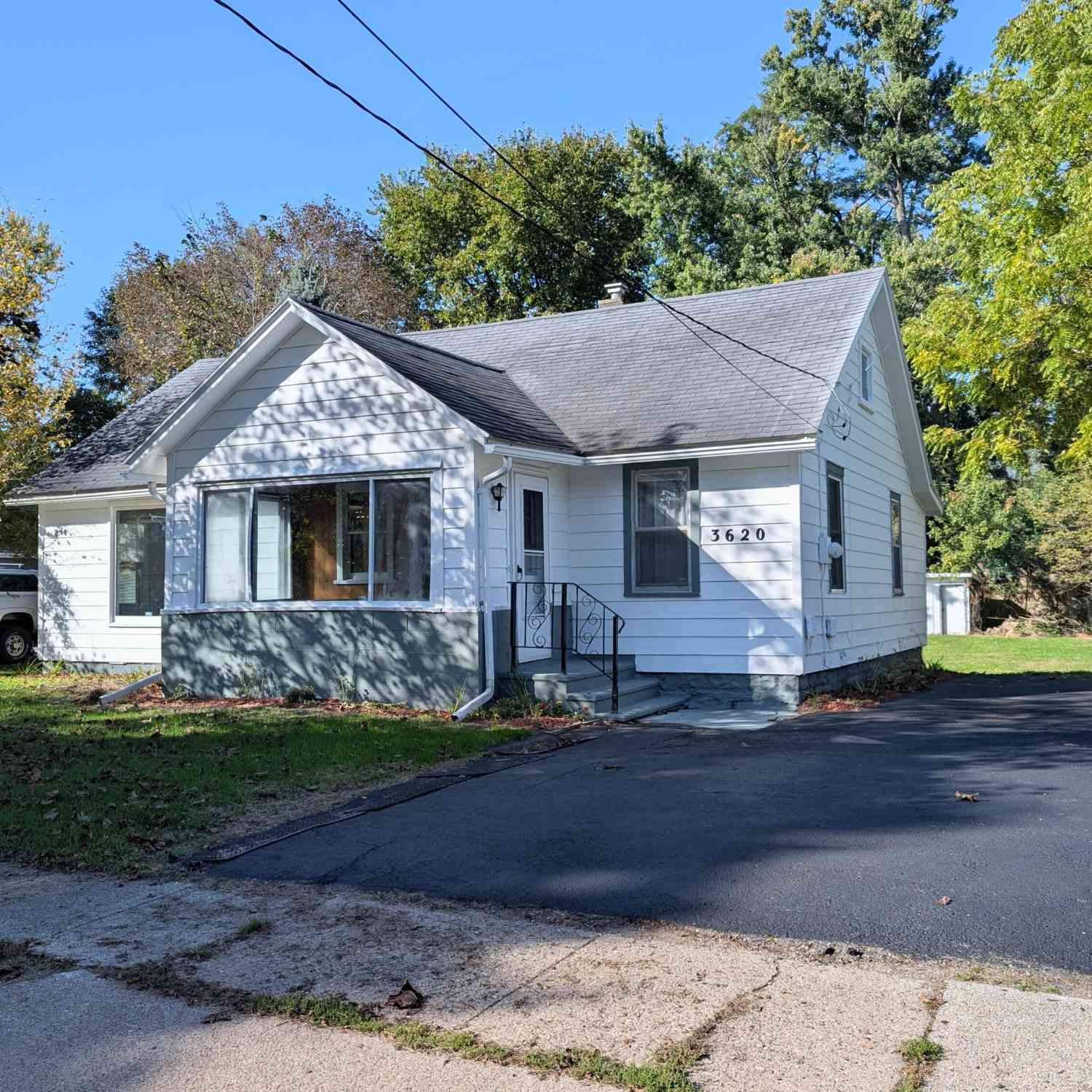 Homes For Sale - 3620 Madison Street<br/> Kalamazoo, MI 49008