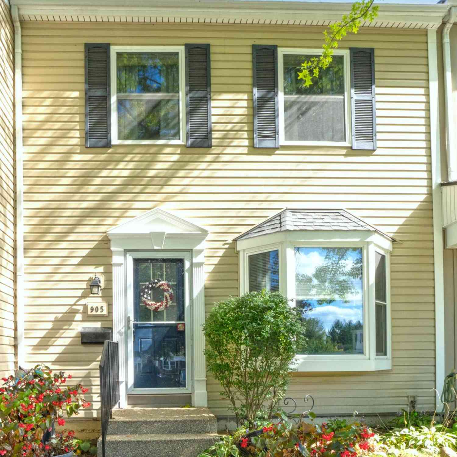 Condo For Sale - 905 Medford Court<br/> Oakland County, Rochester, MI 48307
