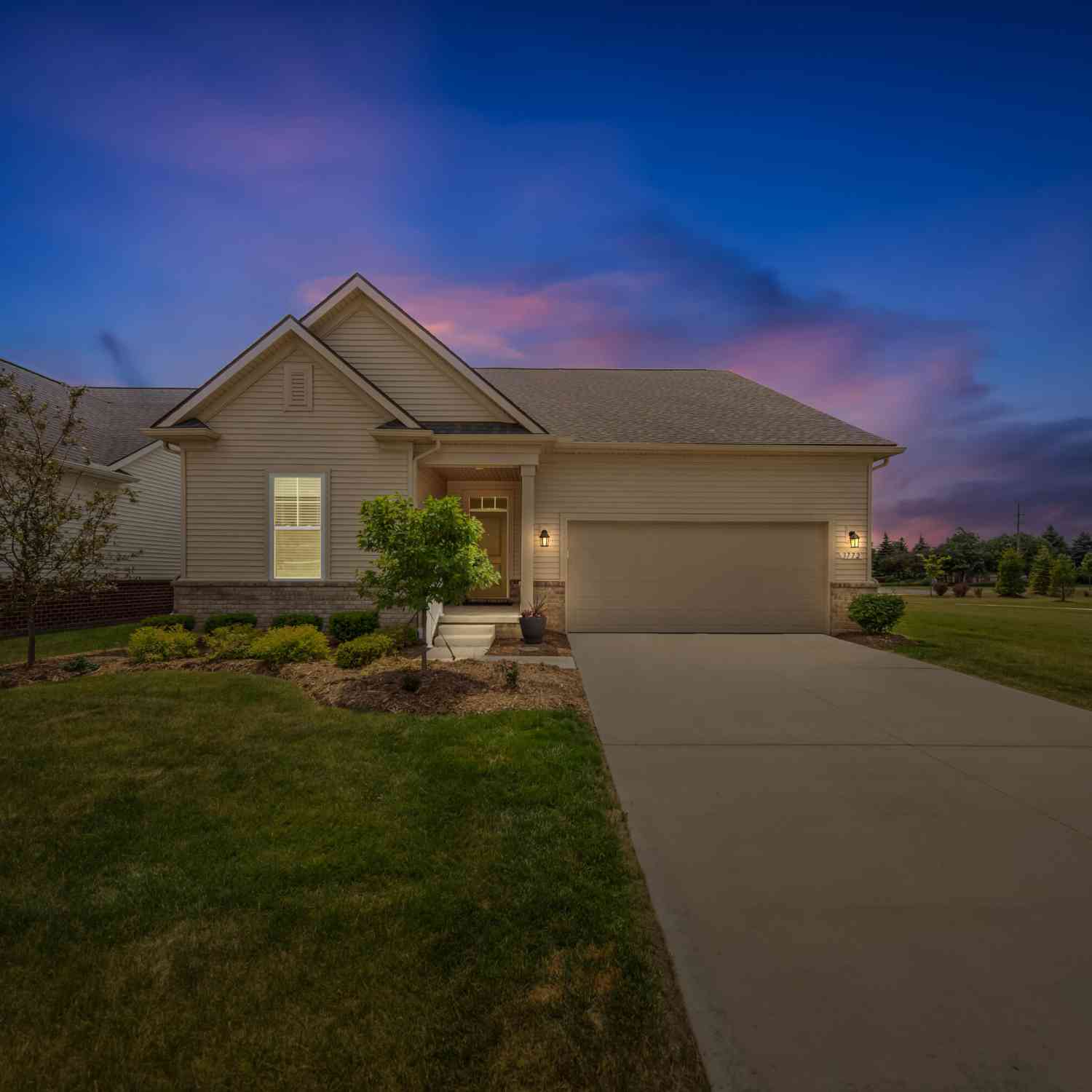 Condo For Sale - 3772 Park Creek Lane<br/> Canton, MI 48188