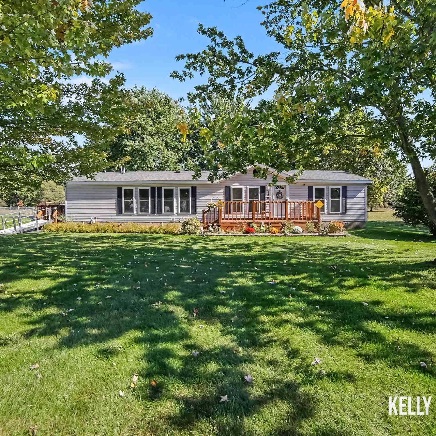 Mobile Home For Sale - 880 S Wolf Lake Road<br/> Muskegon, MI 49442