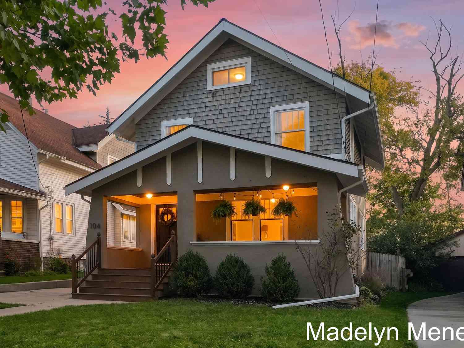 Homes For Sale - 104 Mayfield Avenue<br/> Grand Rapids, MI 49503