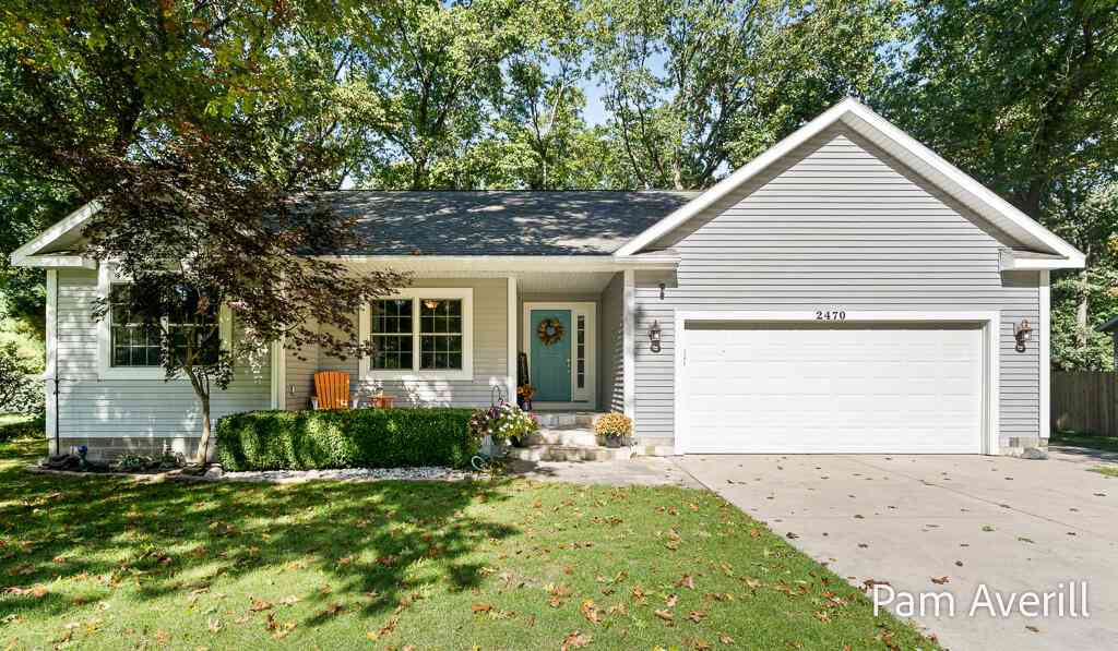 Homes For Sale - 2470 Hiawatha Trail<br/> Muskegon, MI 49445