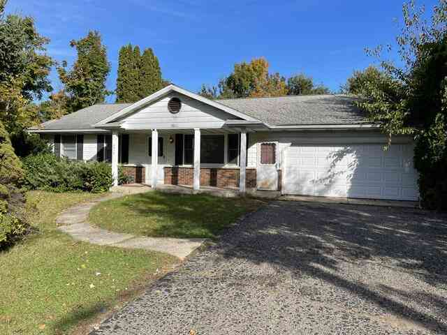 Homes For Sale - 4618 Dunhill Terrace<br/> Kalamazoo, MI 49006