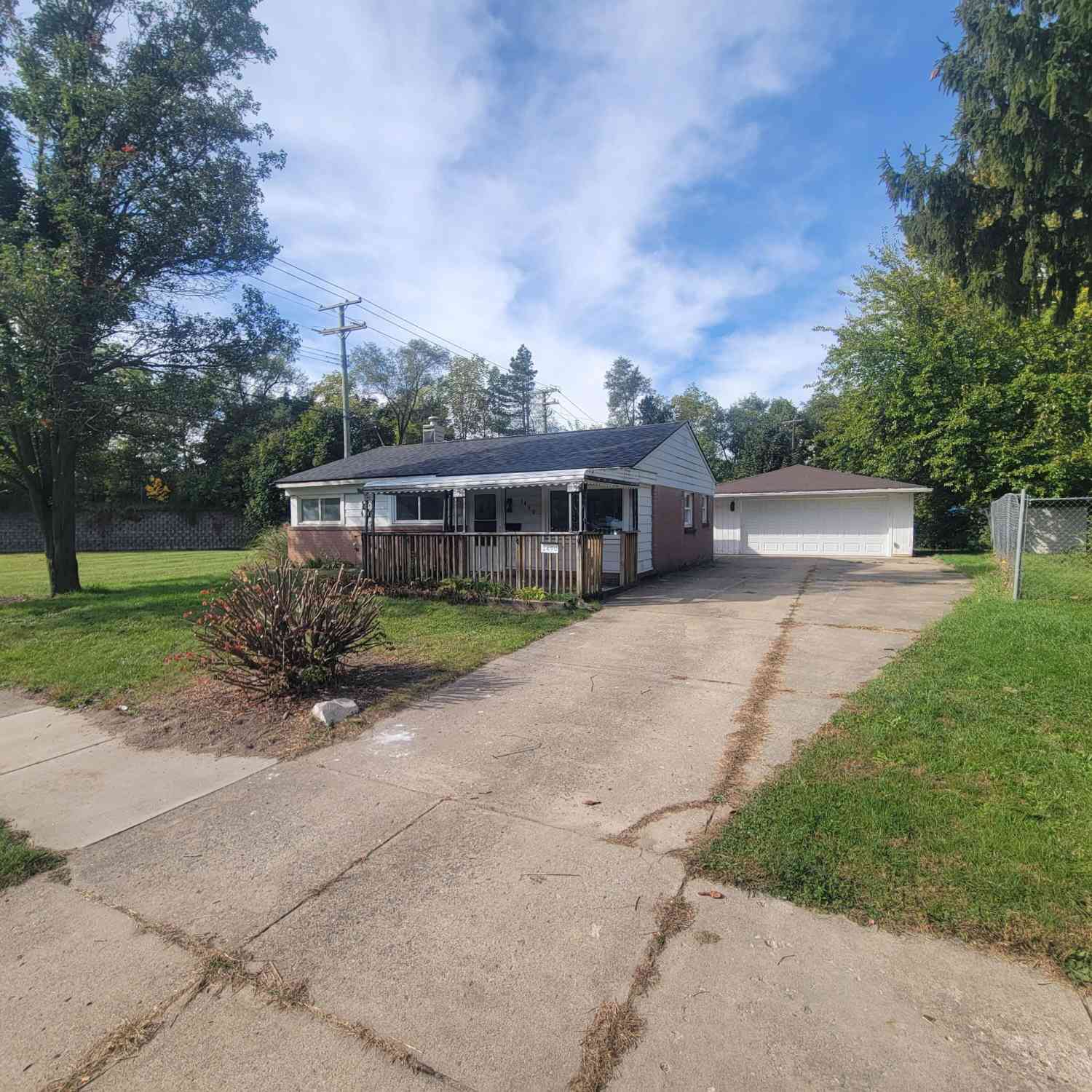 Homes For Sale - 1490 Desoto Avenue<br/> Washtenaw County, Ypsilanti, MI 48198