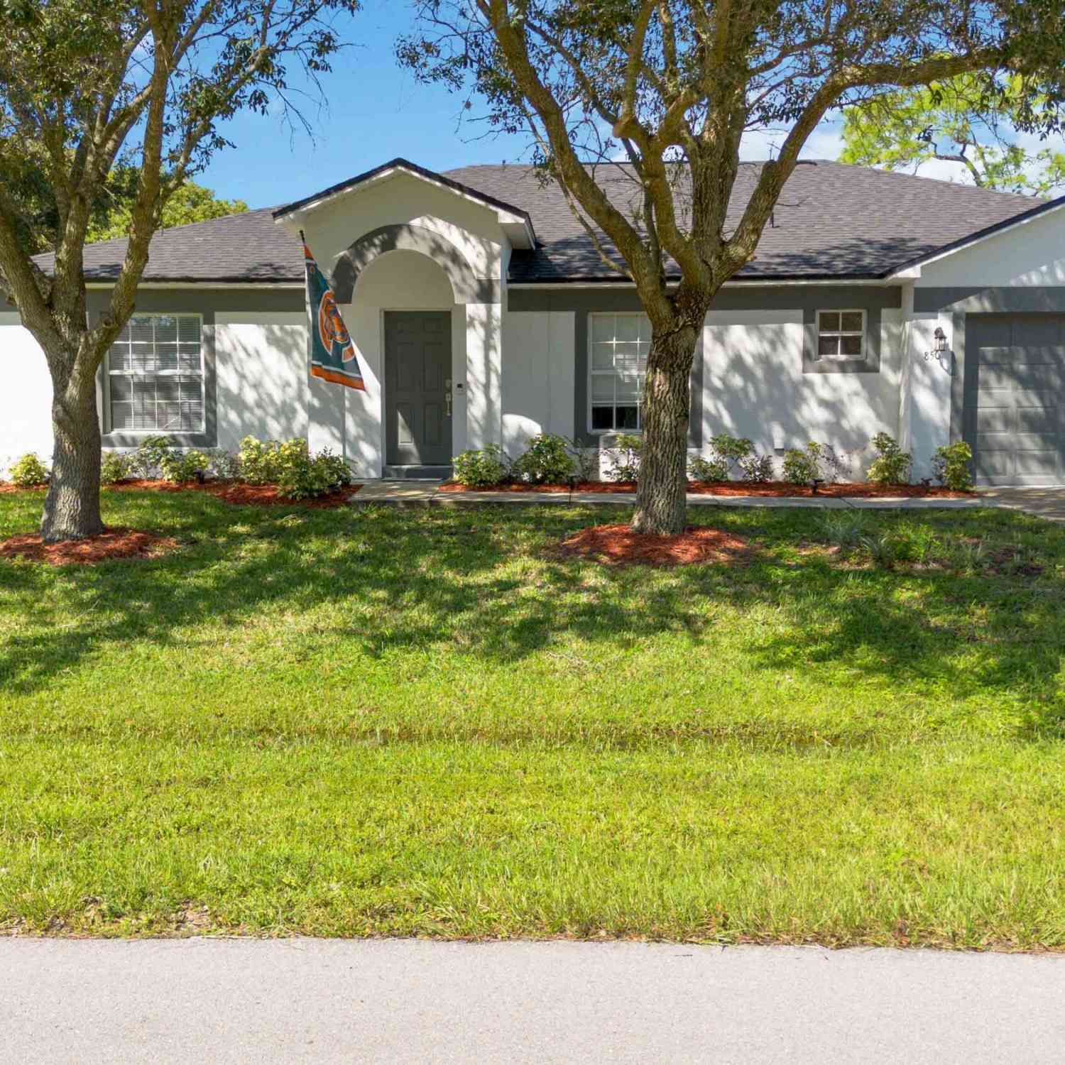 Homes For Sale - 850 Hanau Avenue<br/> Palm Bay, FL 32907