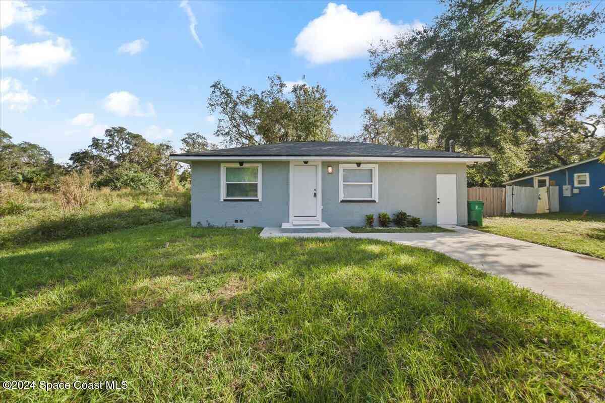 Homes For Sale - 2651 Pineapple Avenue<br/> Mims, FL 32754
