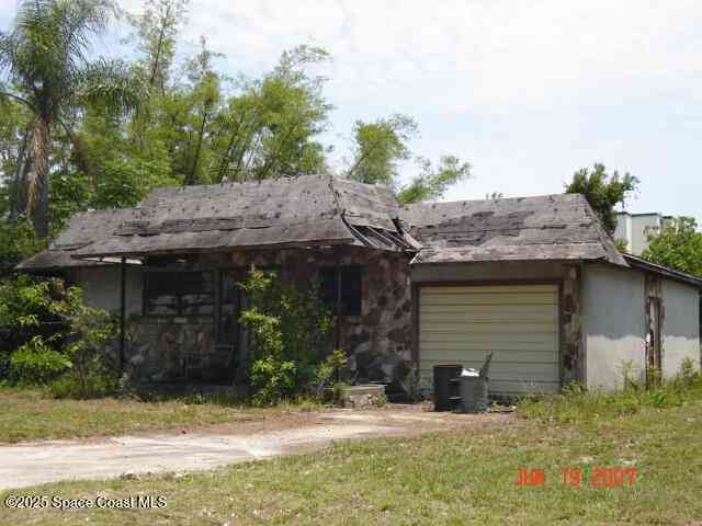 Homes For Sale - 1523 Clear Lake Court<br/> Cocoa, FL 32922