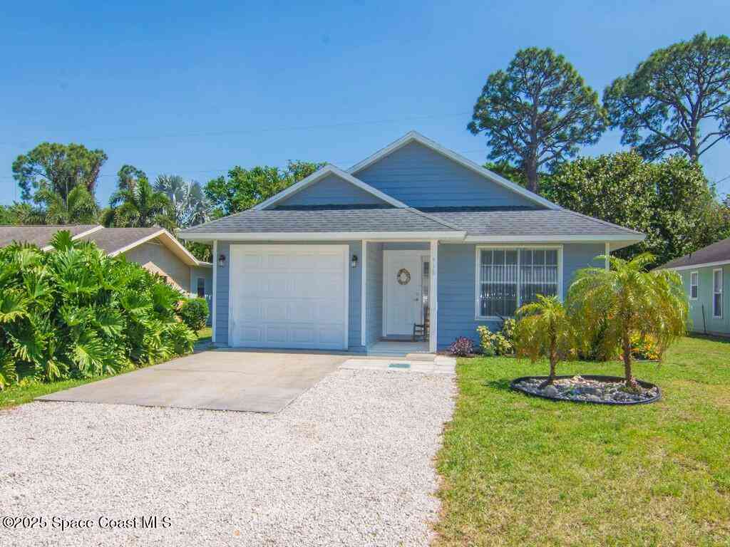 Homes For Sale - 416 37th Avenue<br/> Vero Beach, FL 32968