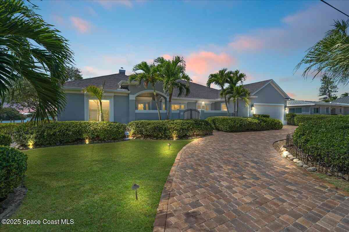 Homes For Sale - 110 W Bay Drive<br/> Cocoa Beach, FL 32931