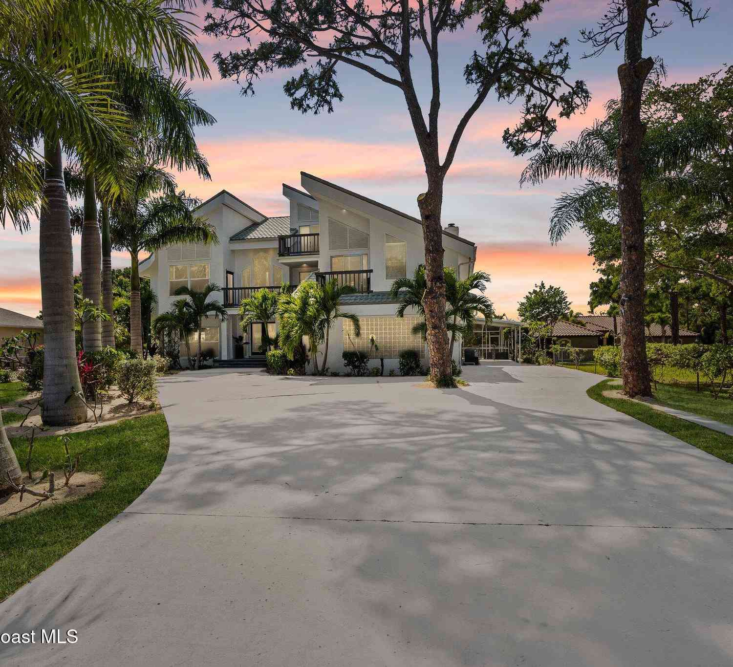 Homes For Sale - 1495 Newfound Harbor Drive<br/> Merritt Island, FL 32952