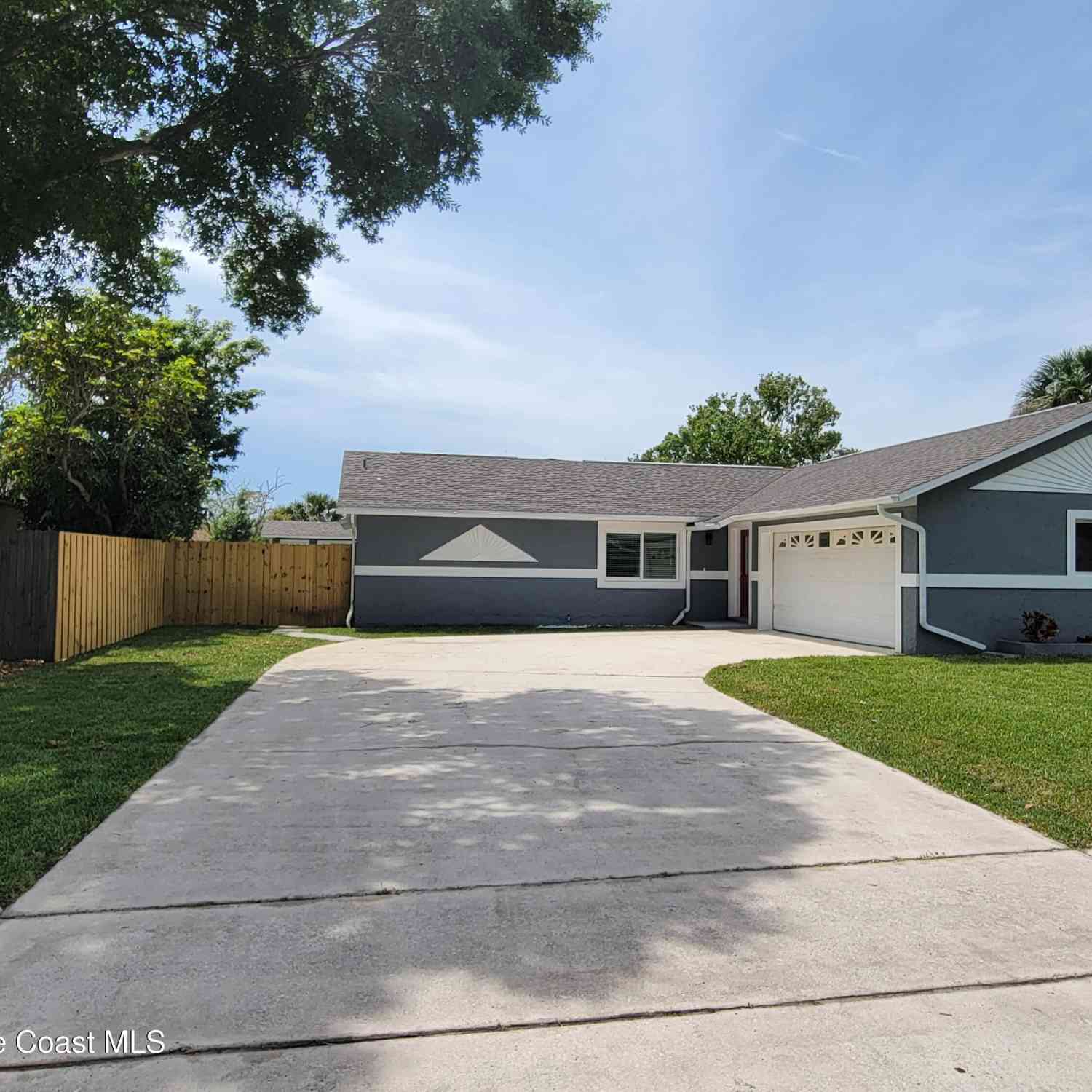 Homes For Sale - 2175 Dumas Street<br/> Merritt Island, FL 32952