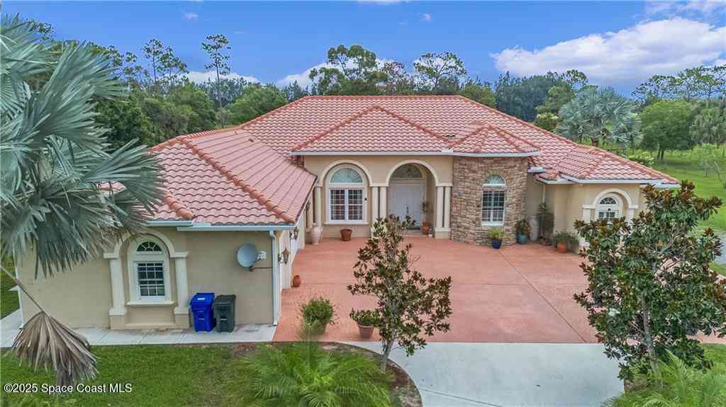 Homes For Sale - 10750 146th Avenue<br/> Indian River County, Fellsmere, FL 32948