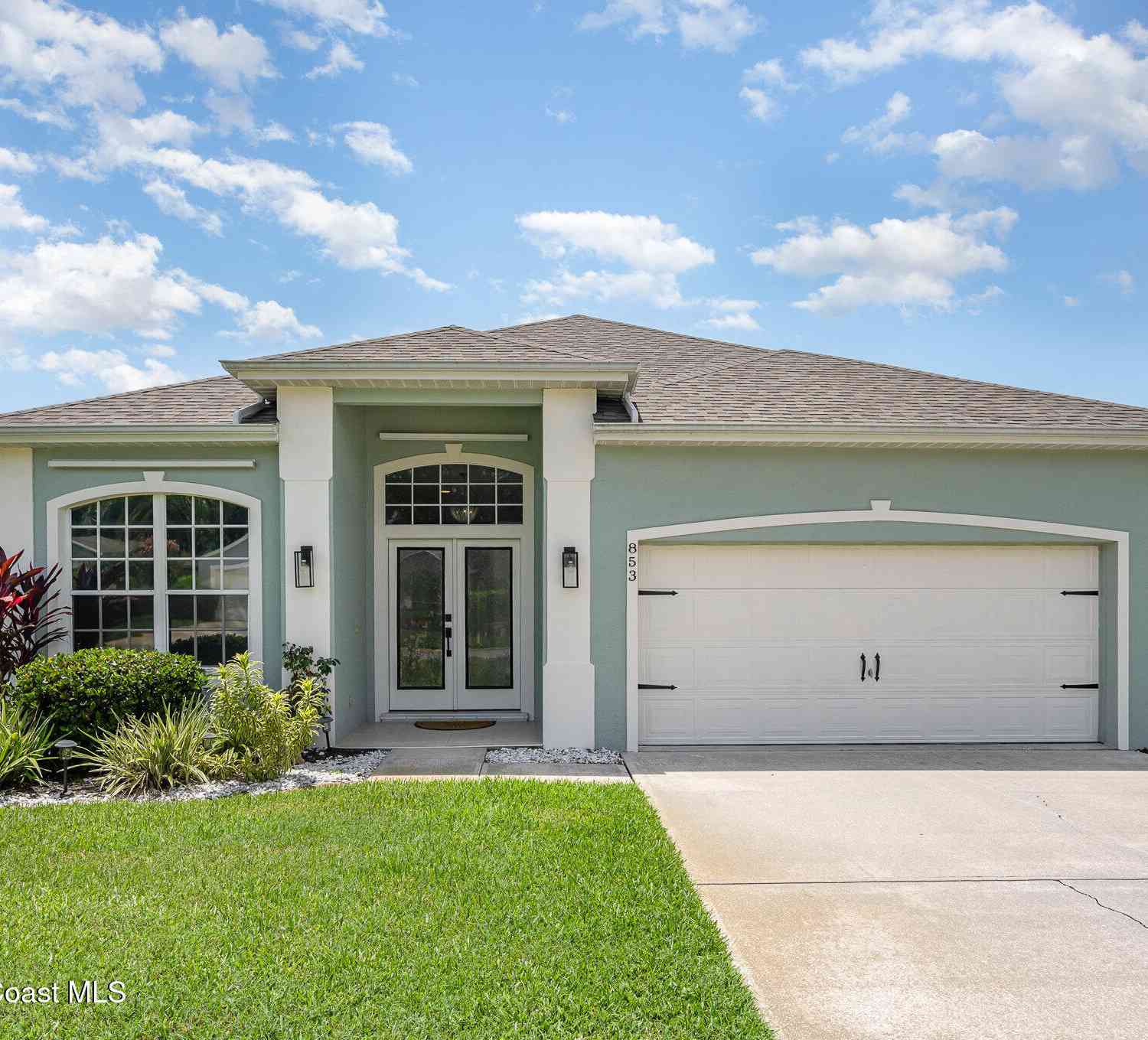 Homes For Sale - 853 Villa Drive<br/> Melbourne, FL 32940