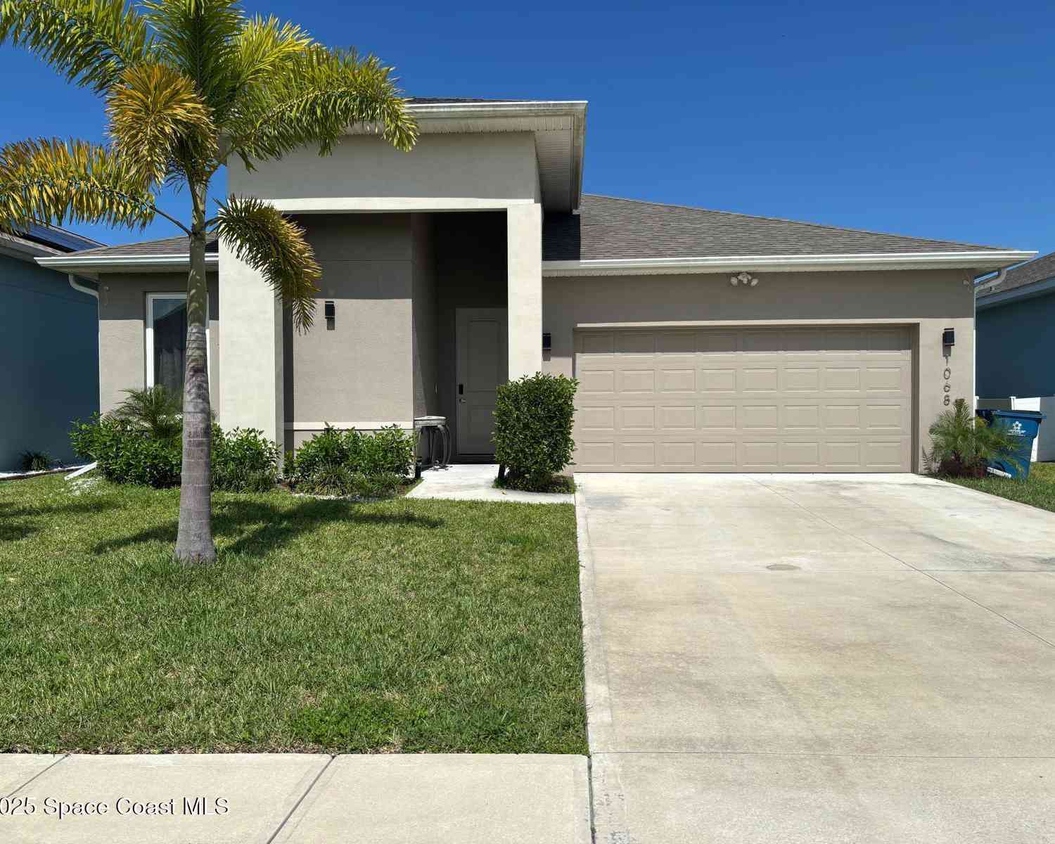 Homes For Sale - 1068 Corbin Circle<br/> Palm Bay, FL 32908