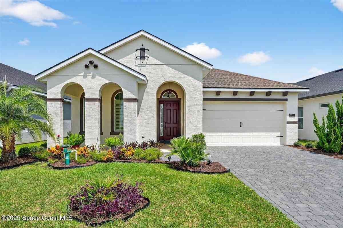 Homes For Sale - 6211 W Fallsgrove Lane<br/> Port Orange, FL 32128