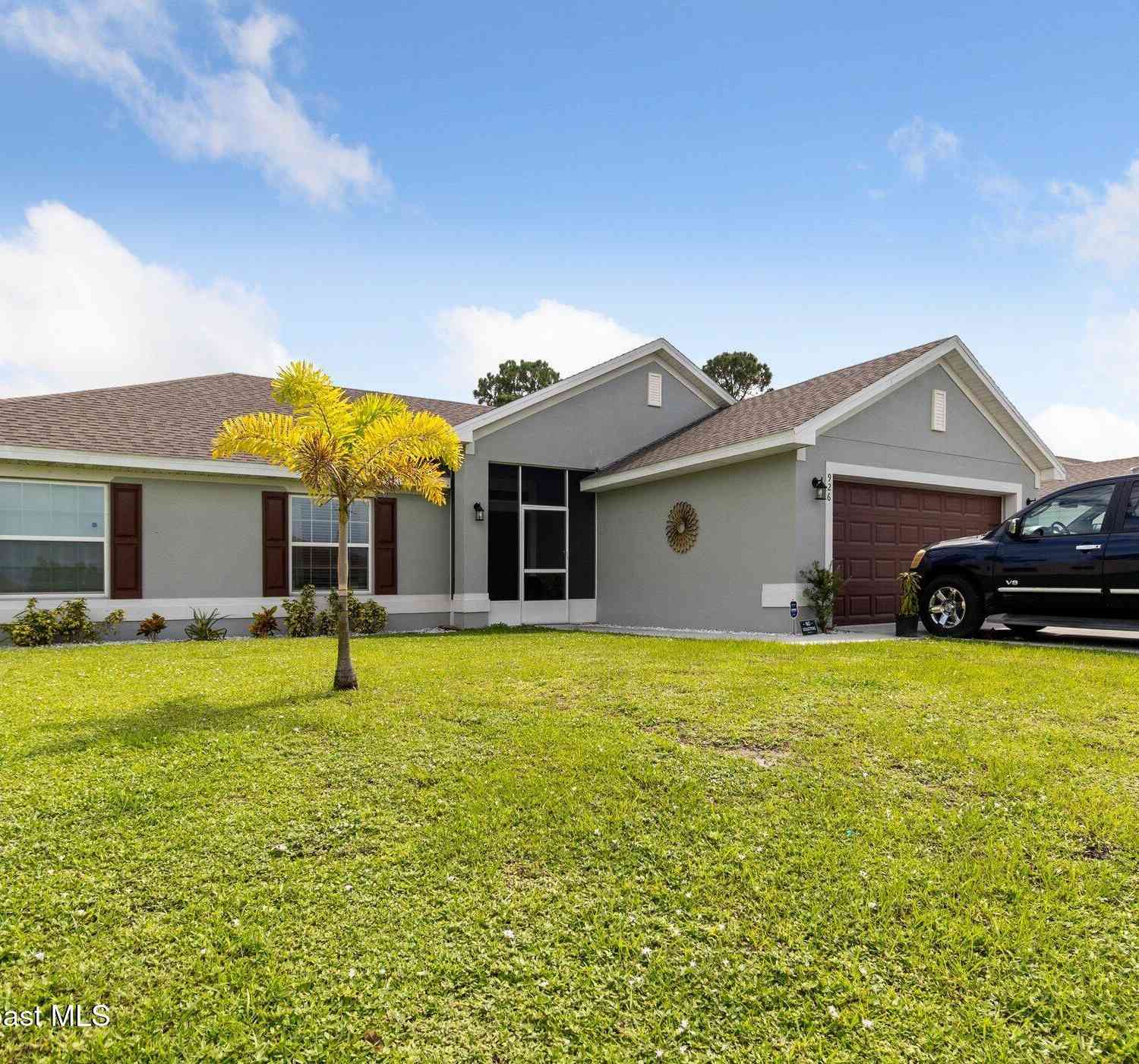 Homes For Sale - 926 Sable Circle<br/> Palm Bay, FL 32909