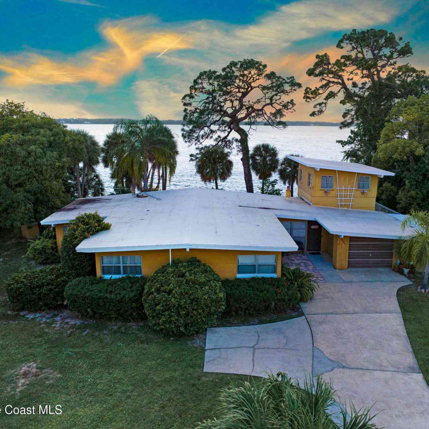 Homes For Sale - 2885 S Tropical Trail<br/> Merritt Island, FL 32952