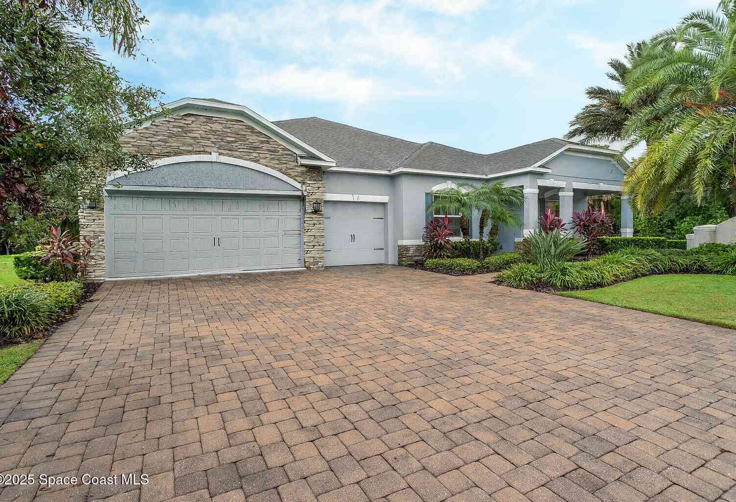 Homes For Sale - 4405 Hebron Drive<br/> Merritt Island, FL 32953