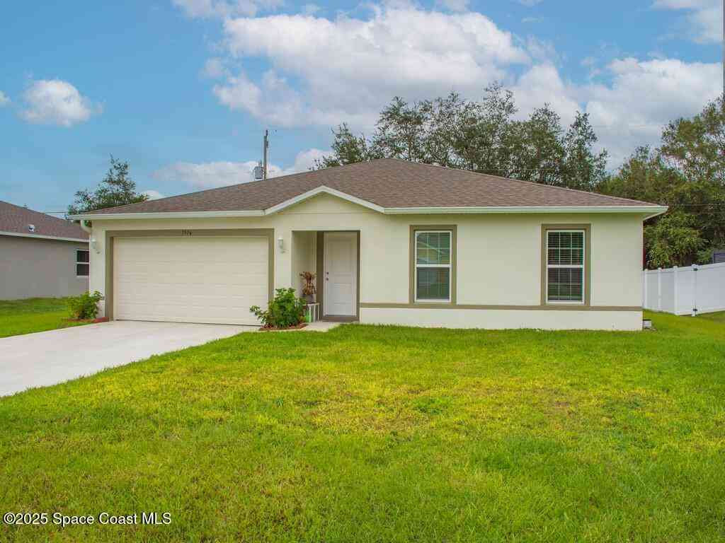 Homes For Sale - 7976 105th Avenue<br/> Vero Beach, FL 32967