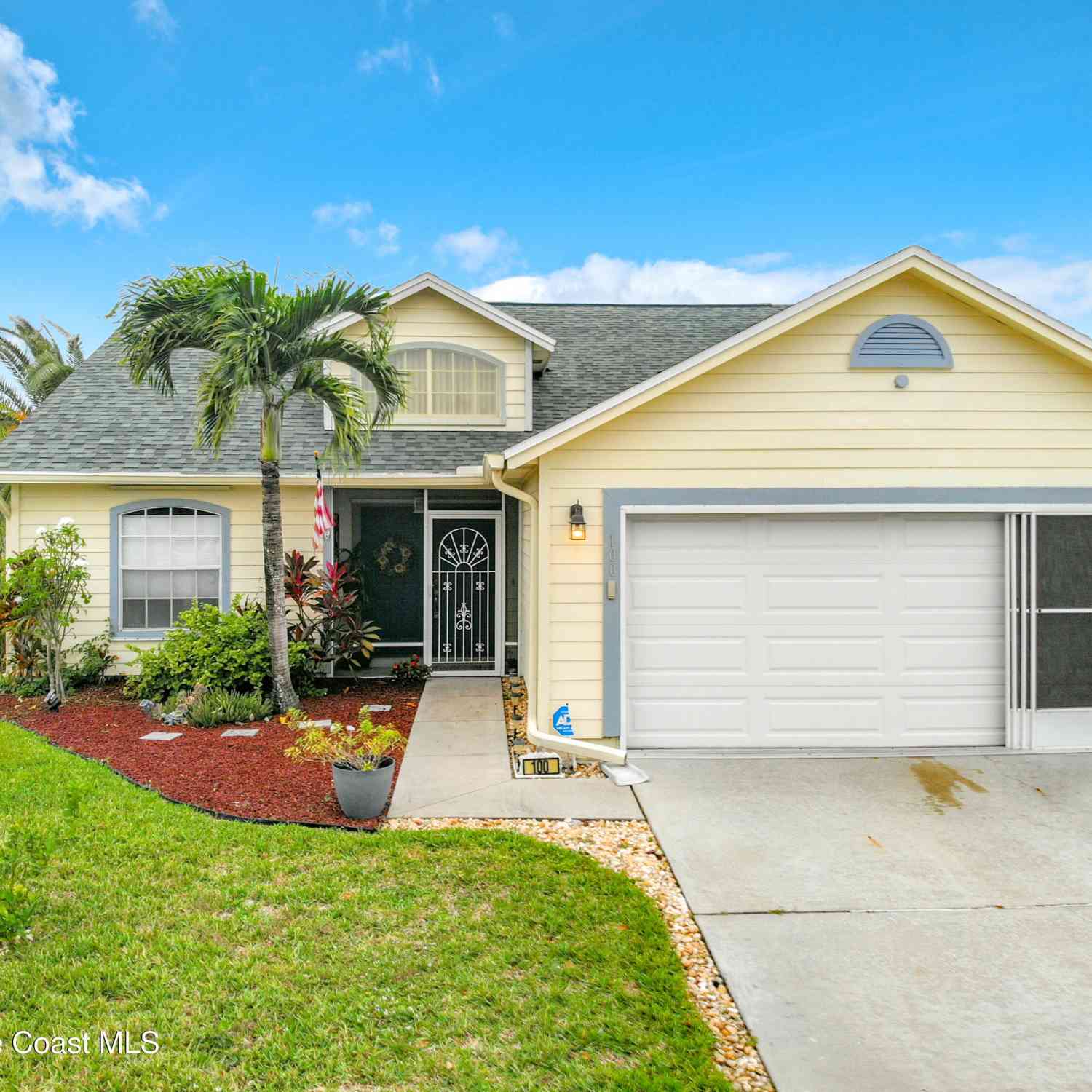 Homes For Sale - 100 Oak Lake Road<br/> Melbourne, FL 32901