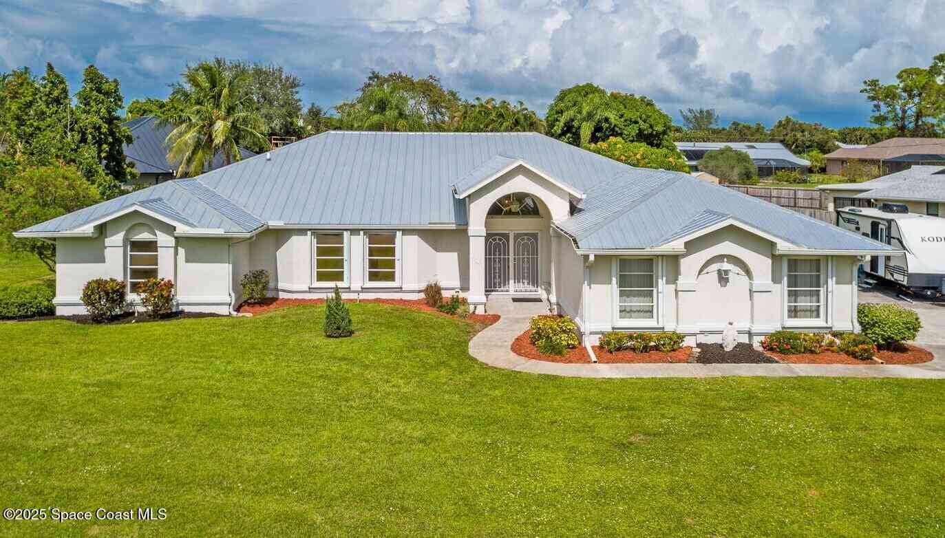 Homes For Sale - 3041 SE Dalhart Road<br/> Port St. Lucie, FL 34952