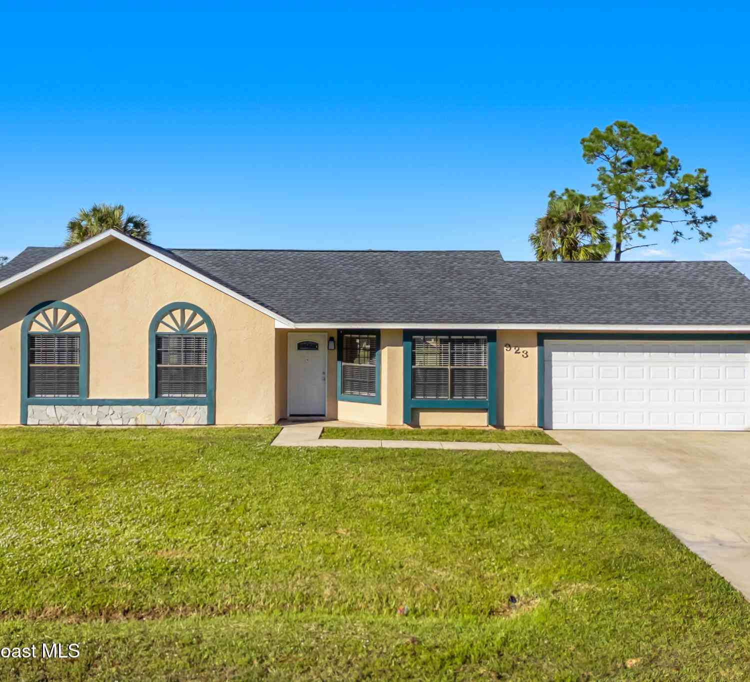 Homes For Sale - 923 Pace Drive<br/> Palm Bay, FL 32907