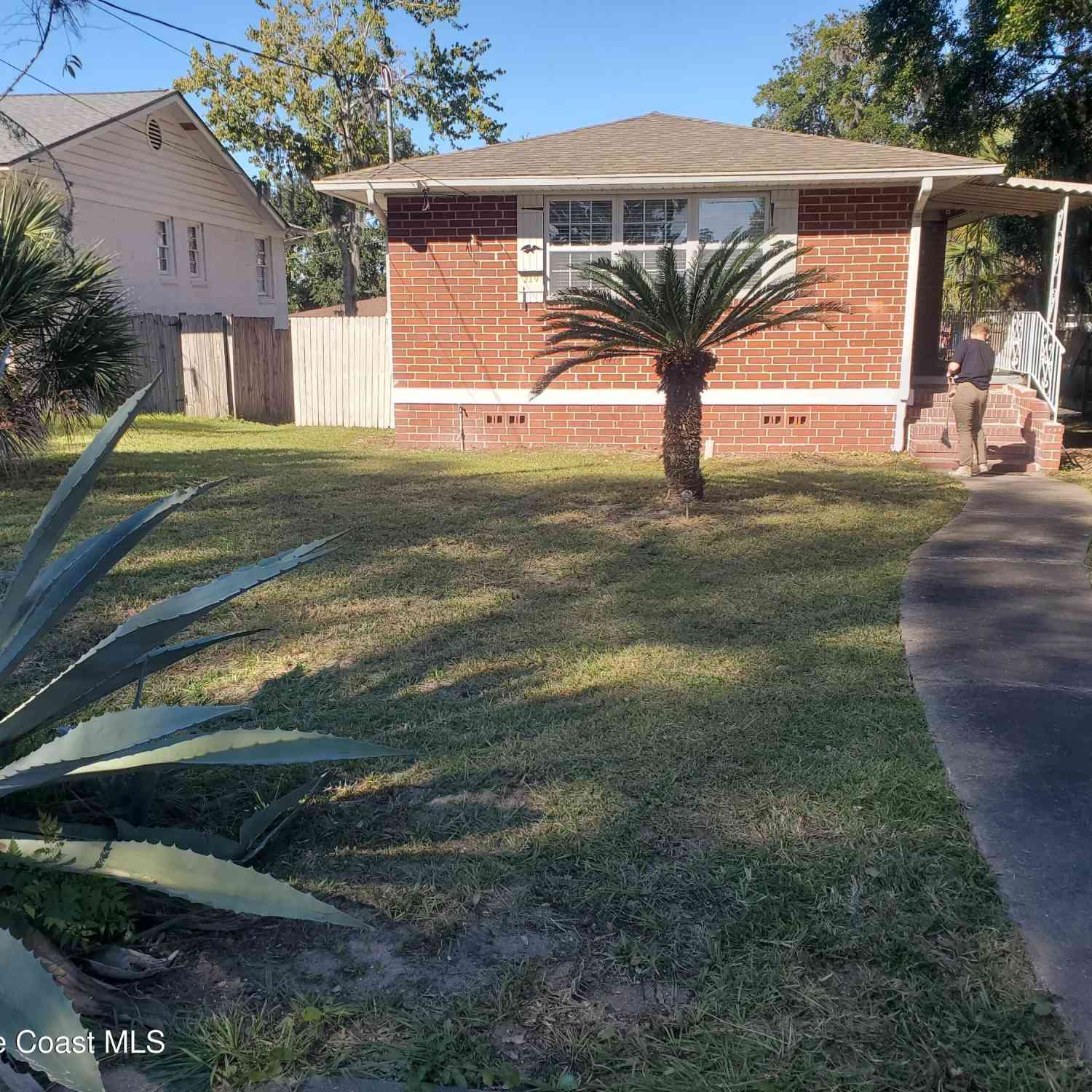 Homes For Sale - 219 W 67th Street<br/> Jacksonville, FL 32208
