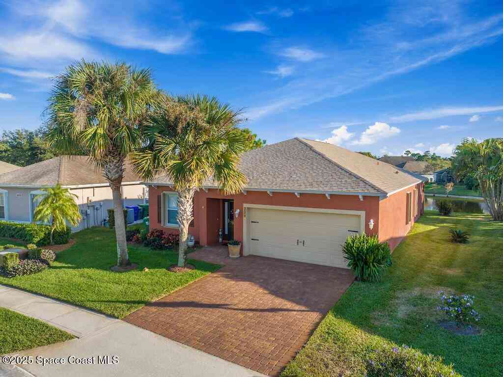 Homes For Sale - 221 Briarcliff Circle<br/> Sebastian, FL 32958