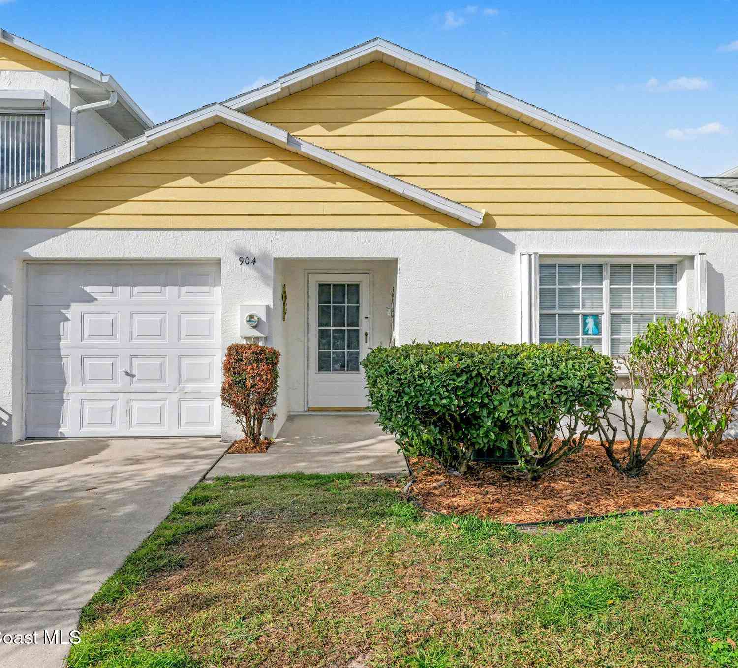 Condo For Sale - 904 Maplewood Court<br/> Melbourne, FL 32940