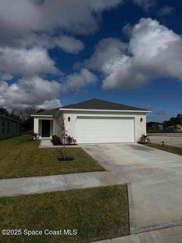 Homes For Sale - 551 SW Richmond Circle<br/> Palm Bay, FL 32908