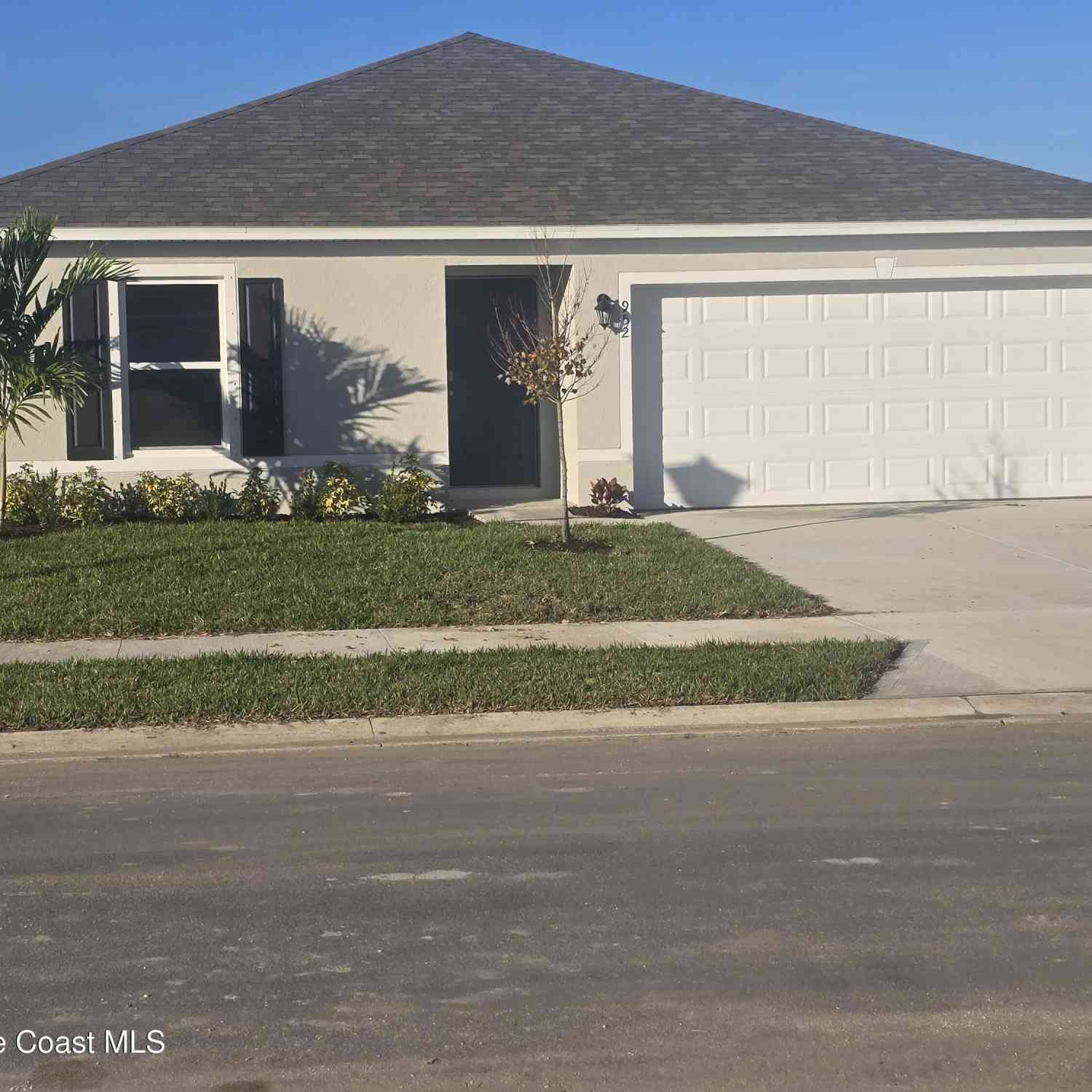 Homes For Sale - 952 SW Richmond Circle<br/> Palm Bay, FL 32908