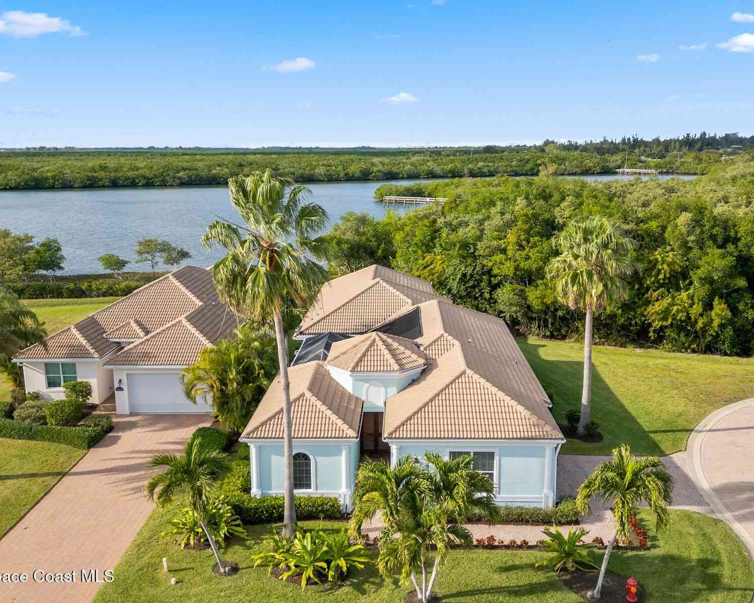 Homes For Sale - 2020 Lynx Drive<br/> Hutchinson Island, FL 34949