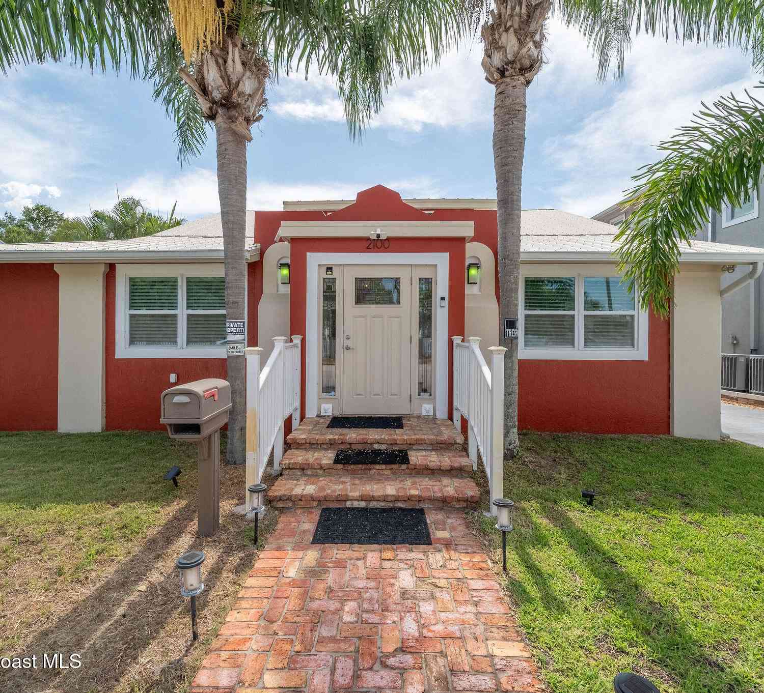 Homes For Sale - 2100 Vernon Place<br/> Melbourne, FL 32901